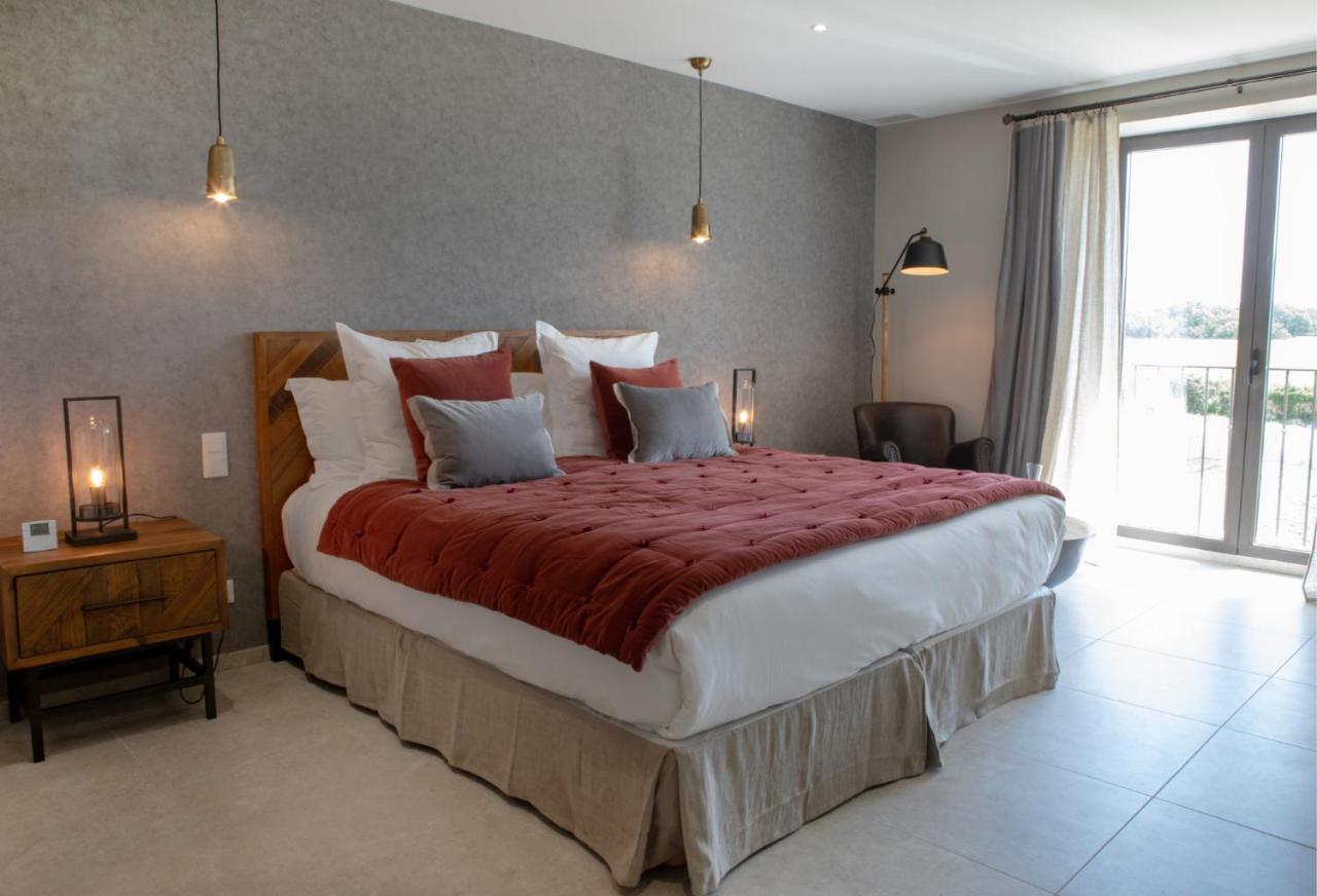 Domaine De Montine De Charme Hotel