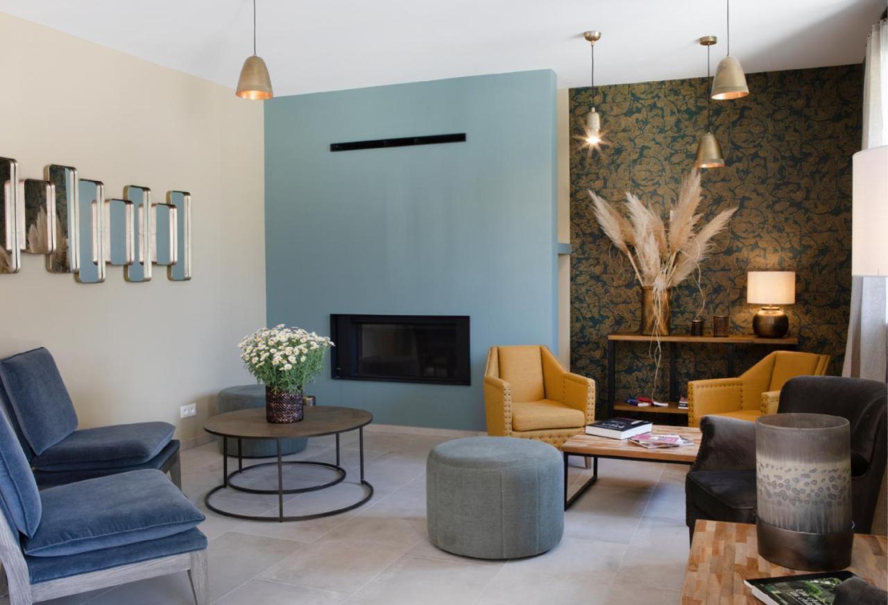 Domaine De Montine De Charme Hotel